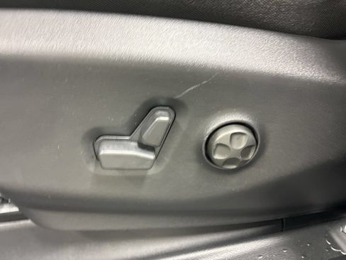 New 2026 Chrysler Pacifica Select FWD image 11