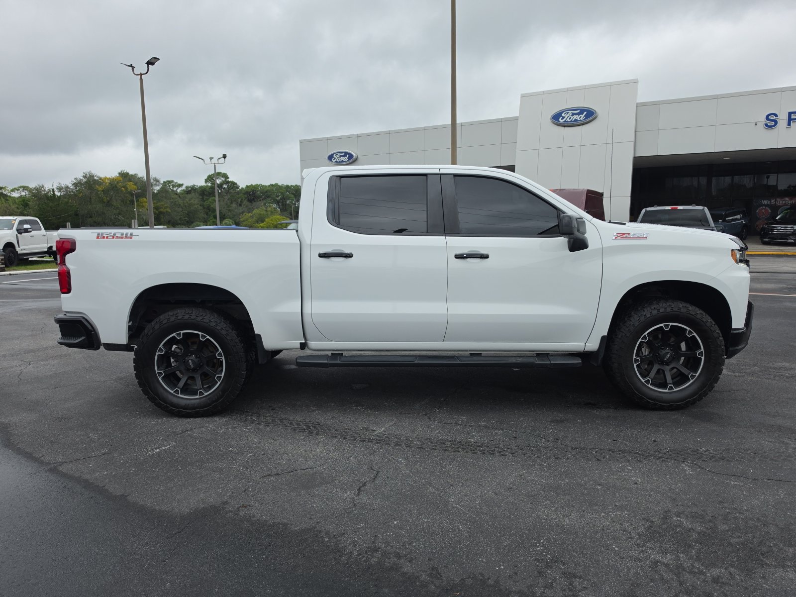 Used 2021 Chevrolet Silverado 1500 LT Trail Boss AWD/4WD image 3
