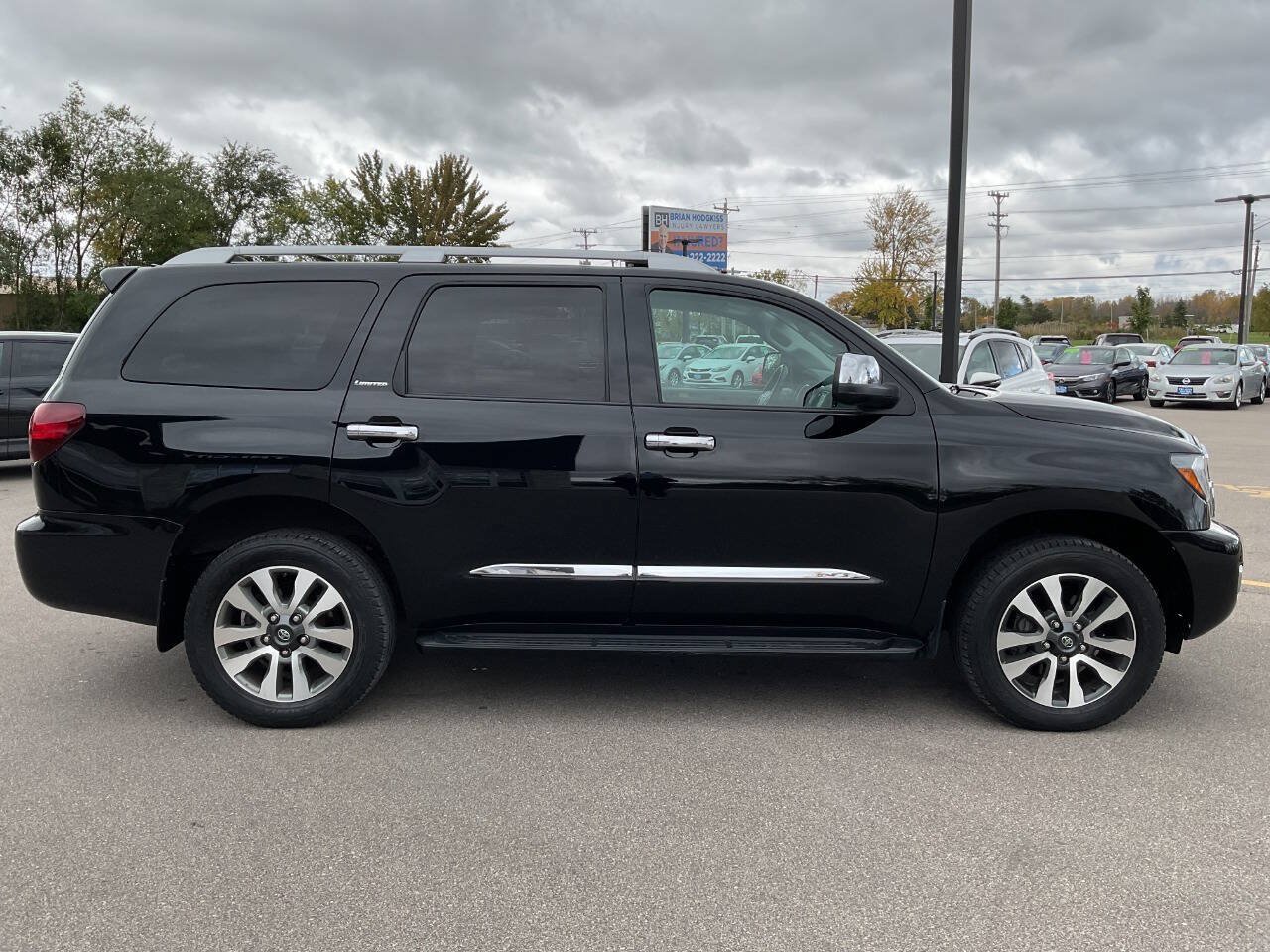 Used 2018 Toyota Sequoia Limited w/ Safety & Convenience Package AWD/4WD image 9