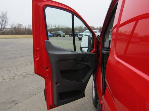 Used 2024 Ford E-Transit Base image 15