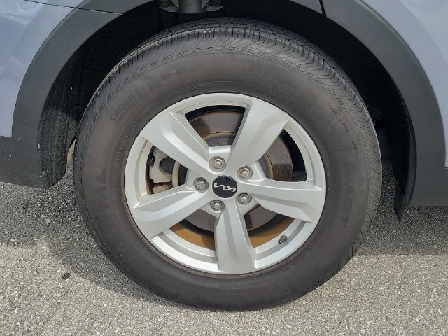Certified 2024 Kia Sorento LX FWD image 7