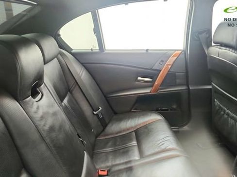 Used 2006 BMW M5 image 25