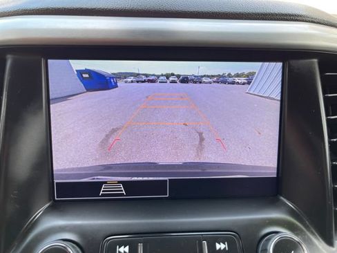 Used 2023 GMC Acadia SLE FWD image 20
