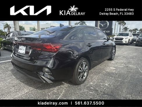 Used 2023 Kia Forte LXS image 3