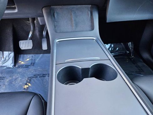 Used 2024 Tesla Model Y Long Range image 29