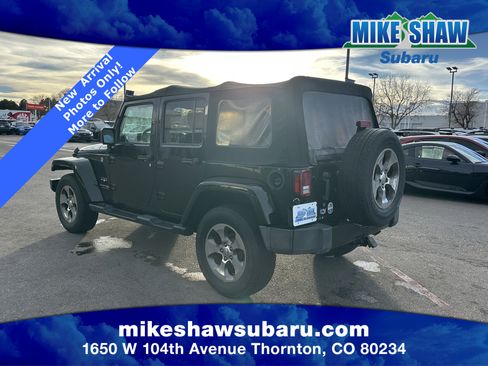Used 2018 Jeep Wrangler Unlimited Sahara w/ Connectivity Group image 23