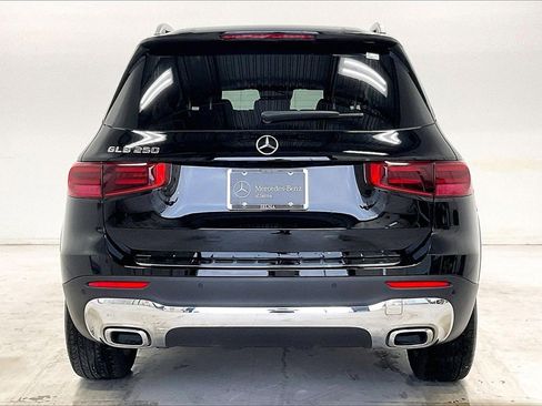Used 2025 Mercedes-Benz GLB 250 image 4
