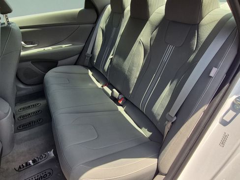 Certified 2024 Hyundai Elantra Blue FWD image 16