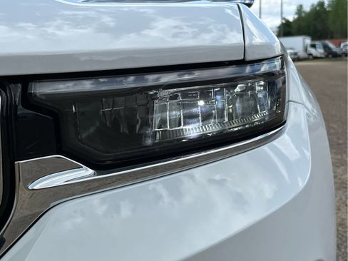 New 2025 Jeep Grand Cherokee Limited w/ Trailer Tow Package image 9