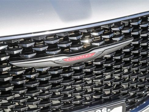 Used 2022 Chrysler 300 S image 6