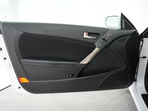 Used 2015 Hyundai Genesis 3.8 RWD image 37