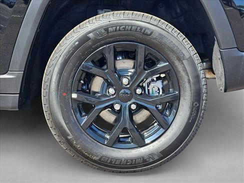 New 2026 Jeep Grand Cherokee Altitude AWD/4WD image 11