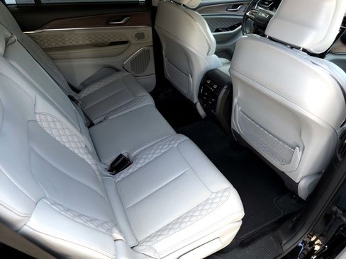 Used 2021 Jeep Grand Cherokee L Summit w/ Luxury Tech Group V image 47