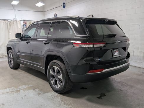 Used 2022 Jeep Grand Cherokee Limited 4xe w/ Luxury Tech Group II AWD/4WD image 9