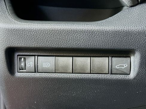 Used 2019 Toyota RAV4 XLE w/ Convenience Package AWD/4WD image 17