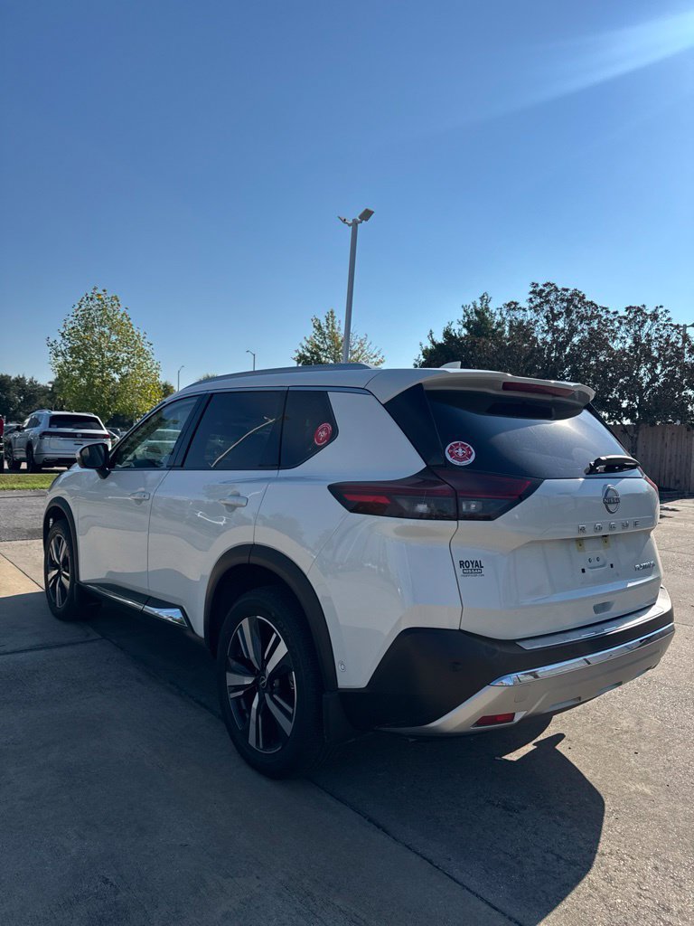 Used 2023 Nissan Rogue Platinum w/ Platinum Premium Package FWD image 7