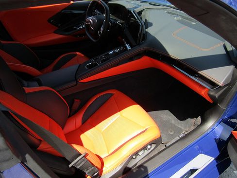 Used 2026 Chevrolet Corvette Stingray Premium Conv w/ Z51 Performance Package RWD image 13