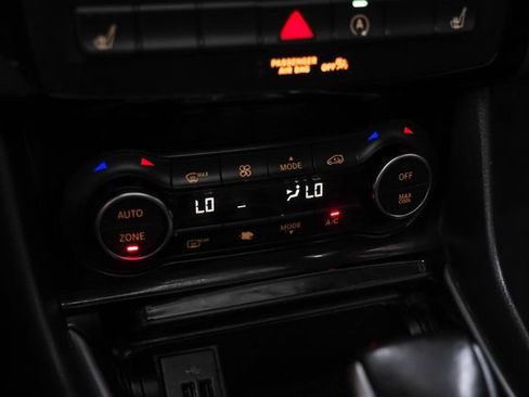 Used 2018 INFINITI QX30 Premium w/ Cargo Package image 26