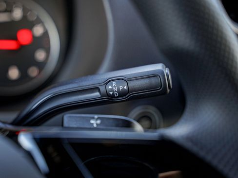 Used 2025 Mercedes-Benz Sprinter 2500 image 18