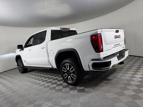 Used 2024 GMC Sierra 1500 AT4 w/ AT4 Premium Package AWD/4WD image 10