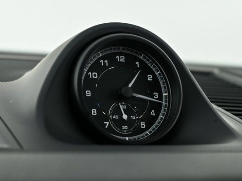 New 2026 Porsche Macan image 17