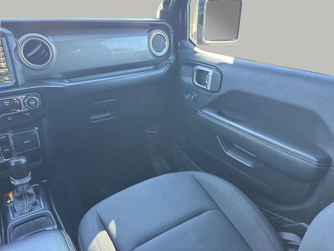 Used 2023 Jeep Wrangler Sahara image 15