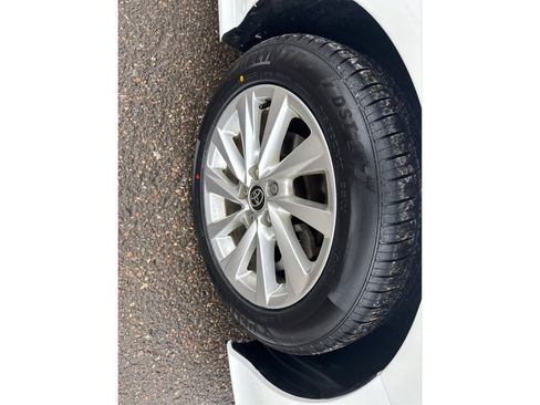 Used 2021 Toyota Camry LE image 18