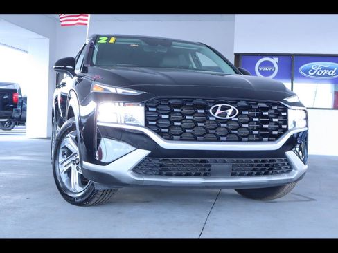 Used 2021 Hyundai Santa Fe SE FWD image 1