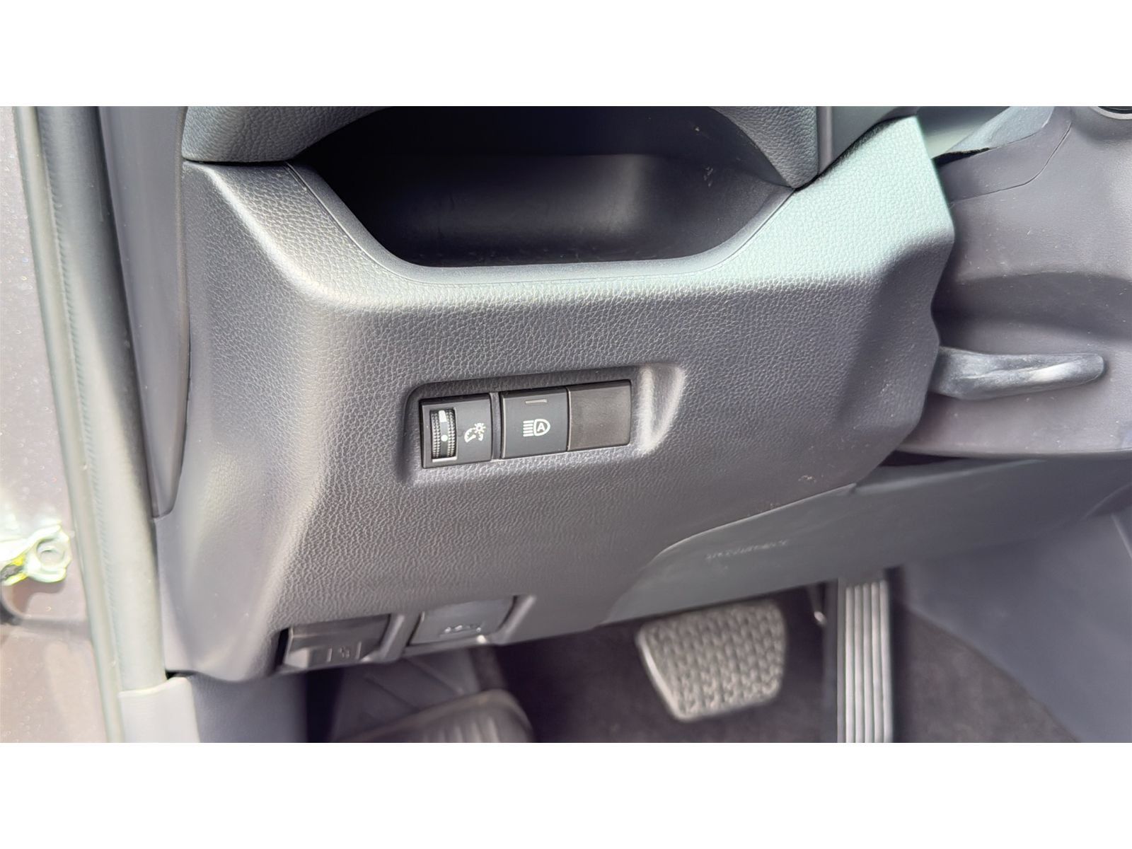 Certified 2025 Toyota RAV4 LE AWD/4WD image 16