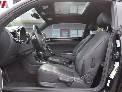 Used 2013 Volkswagen Beetle TDI image 10