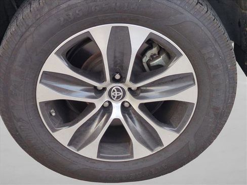 Used 2022 Toyota Highlander XLE image 13