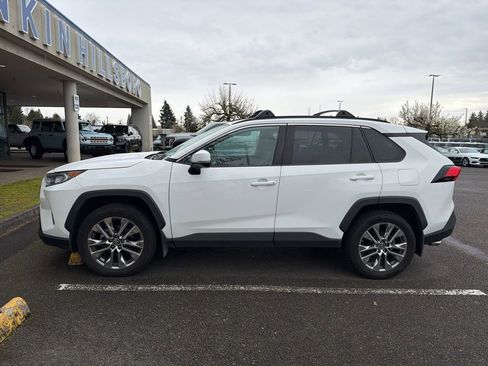 Used 2019 Toyota RAV4 XLE Premium w/ Advanced Technology Package image 2