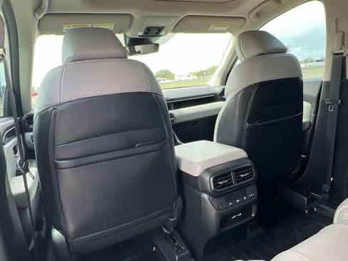 Certified 2023 Honda Pilot Touring image 13