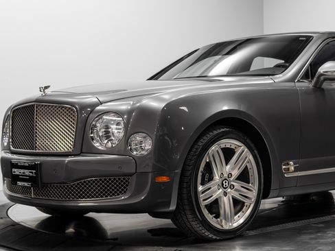 Used 2012 Bentley Mulsanne w/ Premiere Specification Pkg image 4