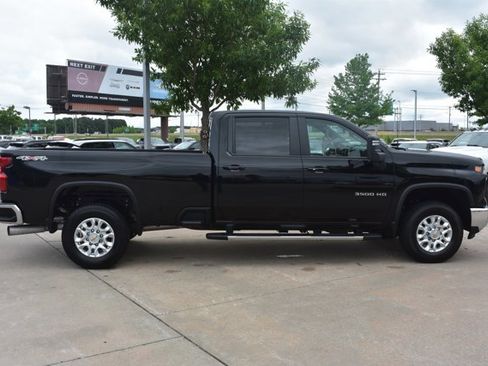 Used 2025 Chevrolet Silverado 3500 LT w/ Convenience Package AWD/4WD image 4