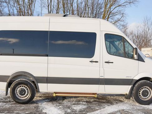 Used 2016 Mercedes-Benz Sprinter 2500 image 13