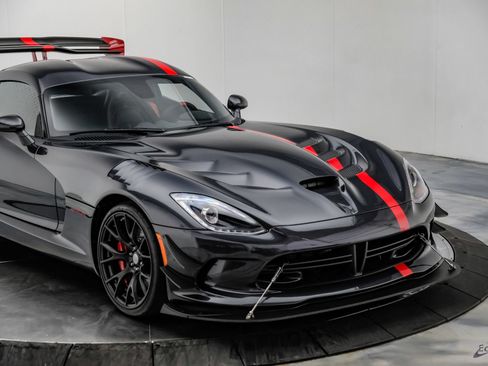 Used 2017 Dodge Viper ACR w/ Extreme Aero Package RWD image 35