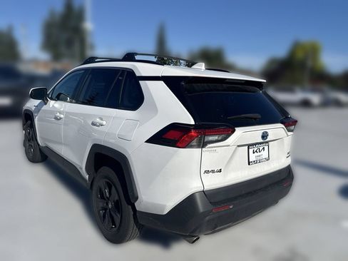 Used 2021 Toyota RAV4 XLE w/ XLE Grade Weather Package AWD/4WD image 7