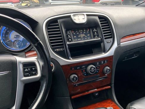 Used 2012 Chrysler 300 Limited image 6