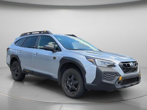 Used 2025 Subaru Outback Wilderness AWD/4WD image 8