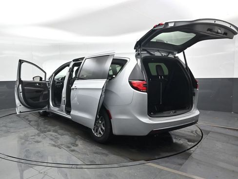 New 2026 Chrysler Pacifica Select image 47