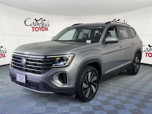 Used 2024 Volkswagen Atlas SE image 2