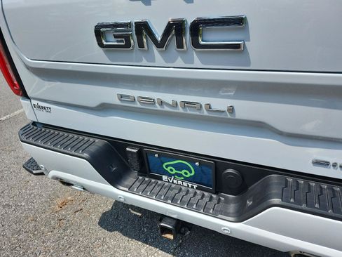 Certified 2026 GMC Sierra 1500 Denali Ultimate AWD/4WD image 4