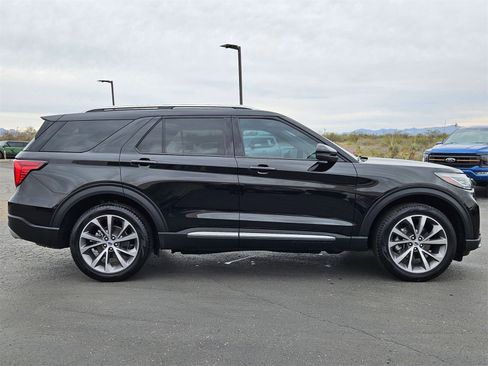 Used 2025 Ford Explorer Platinum w/ Ultimate Package image 4