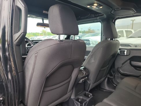 Used 2022 Jeep Wrangler Unlimited Sport AWD/4WD image 12