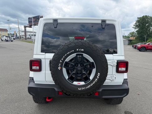 Certified 2022 Jeep Wrangler Unlimited Rubicon w/ Cold Weather Group AWD/4WD image 4