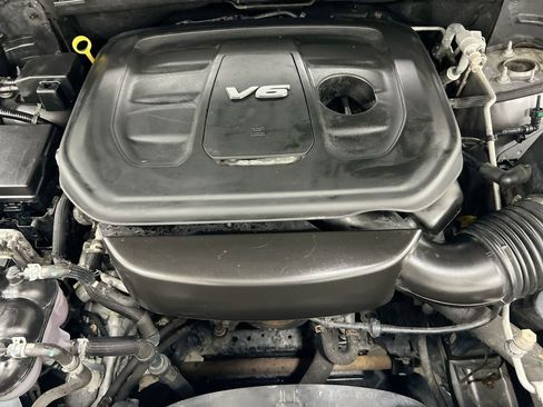 Used 2016 Jeep Grand Cherokee Limited 75th Anniversary image 25