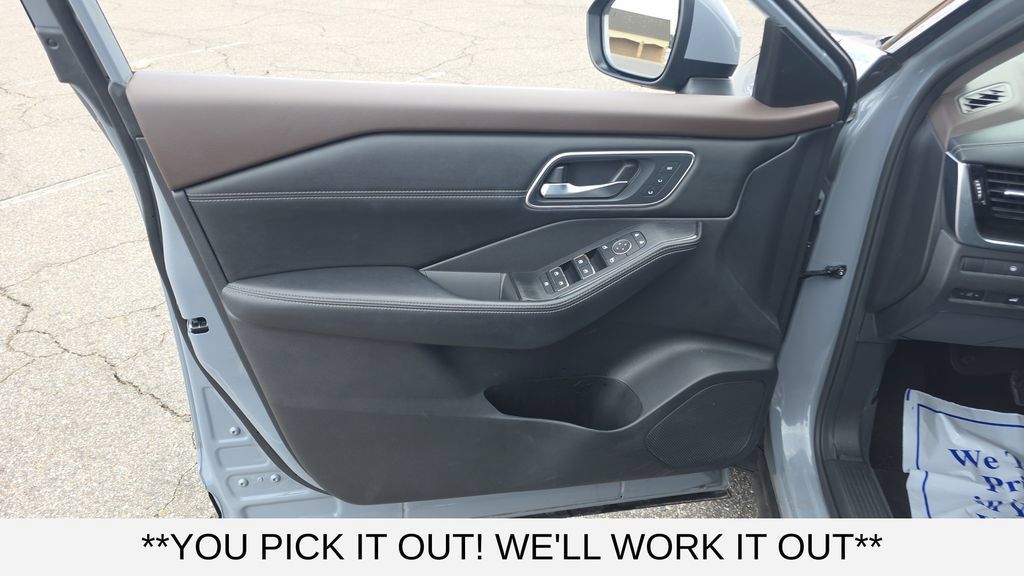 Used 2023 Nissan Rogue Platinum w/ Platinum Premium Package FWD image 10