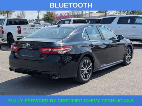 Used 2019 Toyota Camry SE image 3