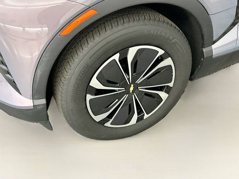 Used 2024 Chevrolet Blazer EV LT AWD/4WD image 11